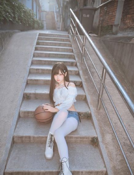 怎么玩自己的r头玩到哭_完整视频大全