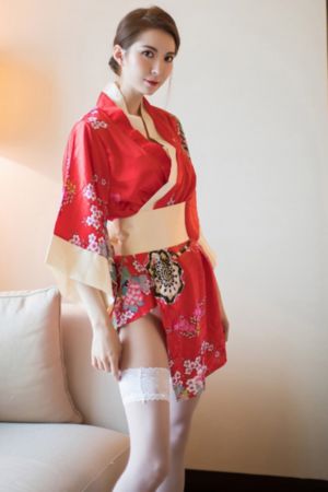 揉捏胸前两团h_720免费观看