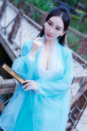 吻胸摸腿办公室长腿丝袜视频_蓝光全集在线观看