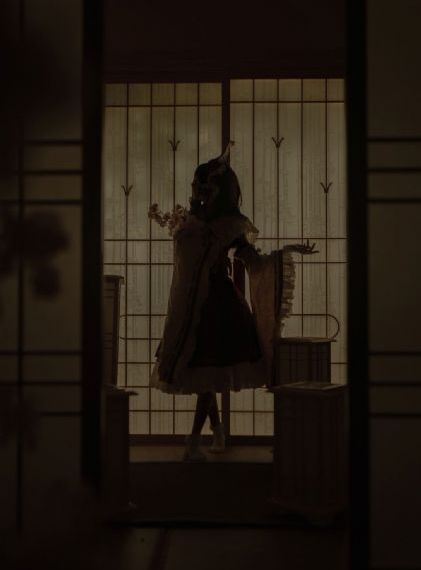 美女半裸软件下载_BD英语完整版观看