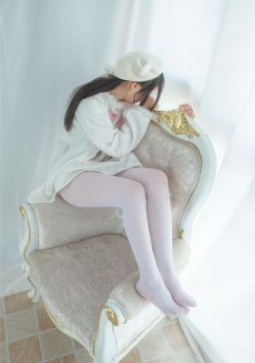 校长办公室岔开腿呻吟_超清高清免费观看