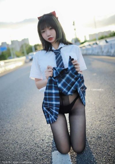六十路在线_短视频完整无删减版
